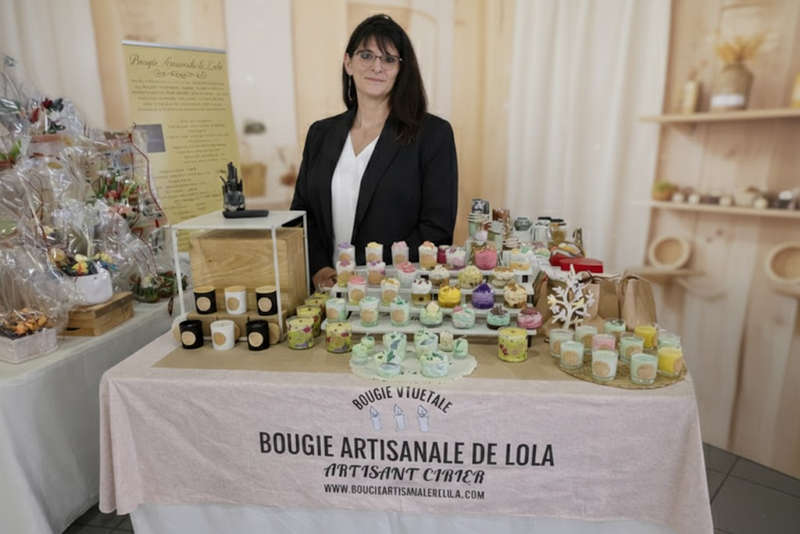 Bougie artisanale dans une ambiance chaleureuse